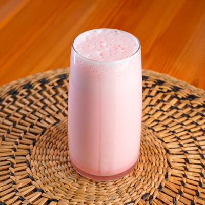 ÇİLEKLİ MILKSHAKE